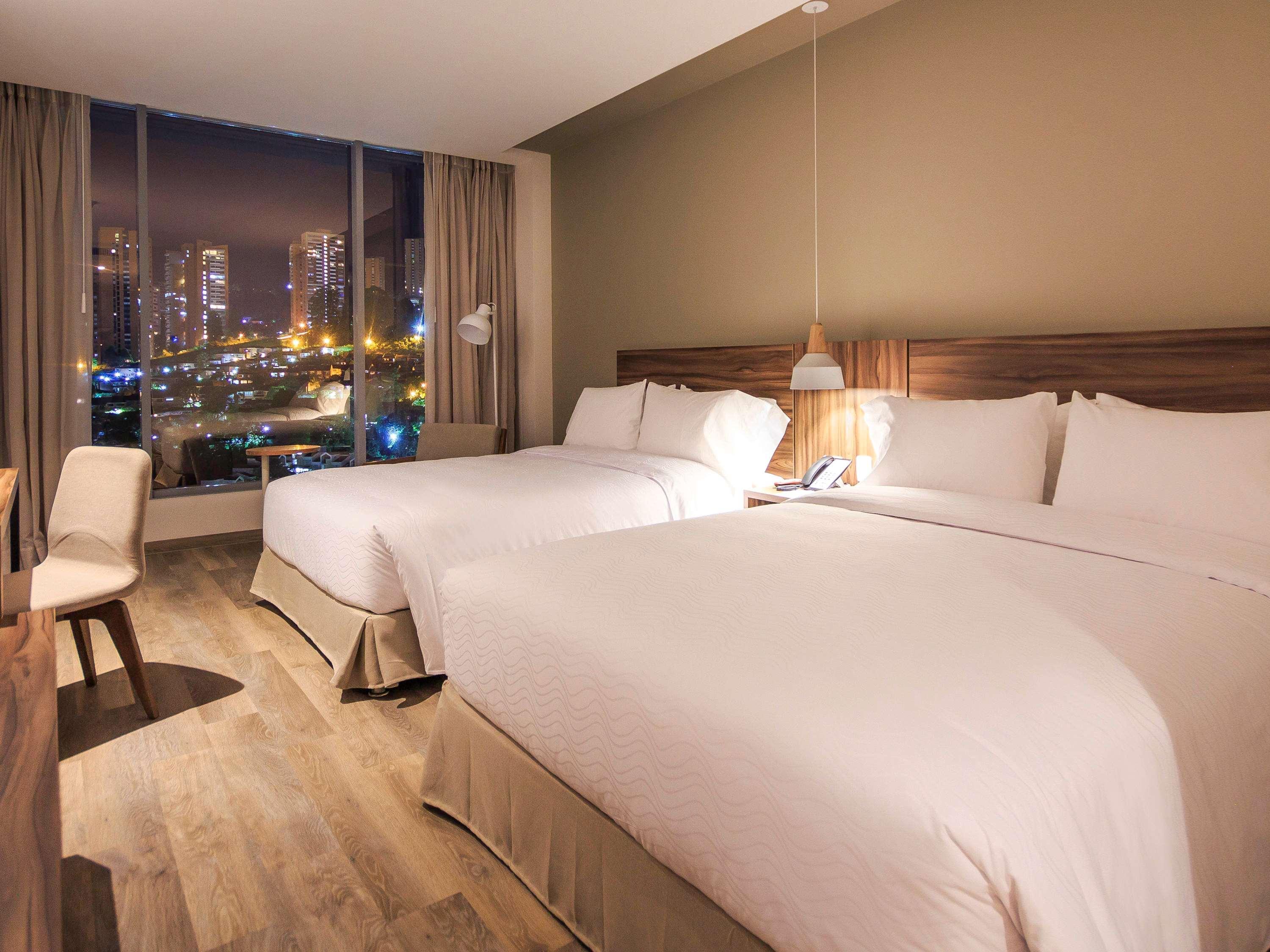 Novotel Medellin El Tesoro Dış mekan fotoğraf A room at the hotel