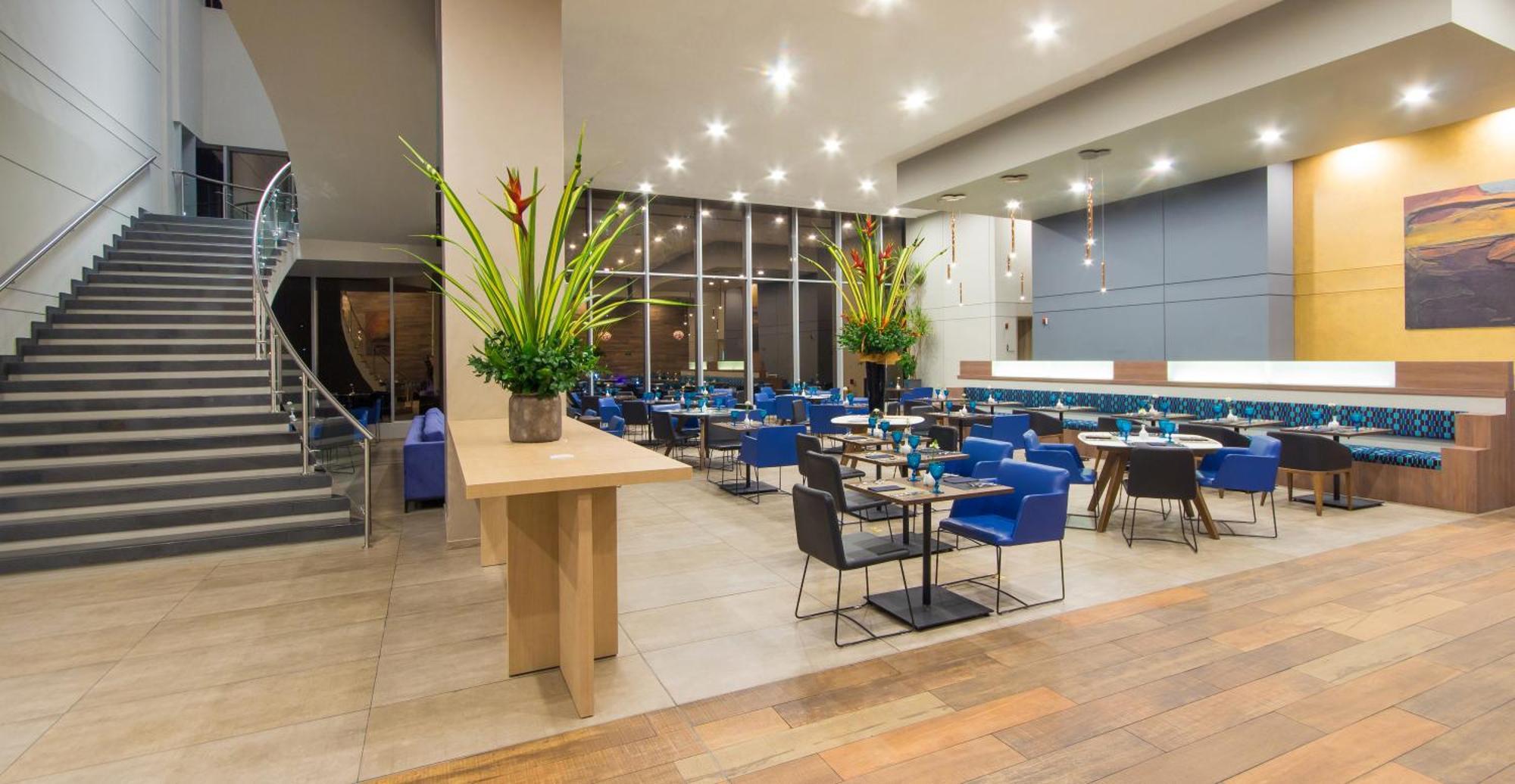 Novotel Medellin El Tesoro Dış mekan fotoğraf The lounge at the airport